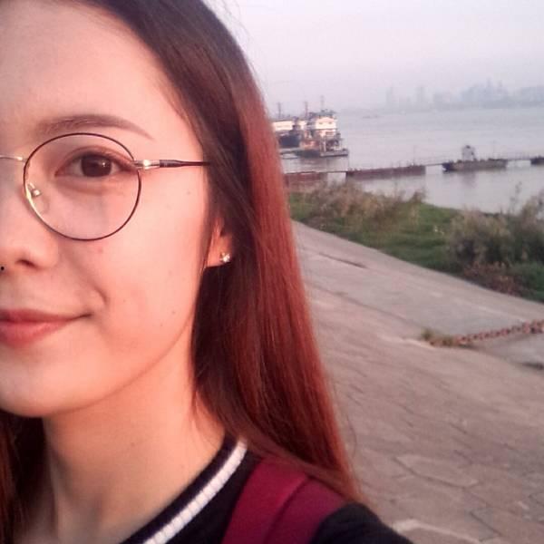 国产自拍视频带眼镜,国产自拍视频中的时尚风采