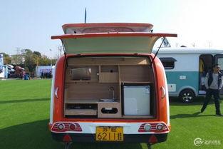 迷你国产拖挂式房车视频,移动家的舒适之旅