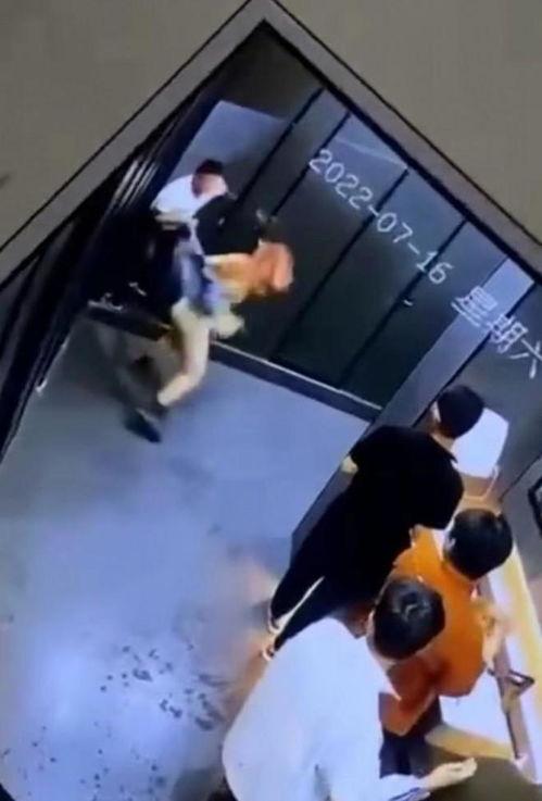 国产酒吧厕所视频线播放,揭秘隐秘空间里的娱乐现象