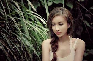 国产裸体美女挤奶水视频,国产裸体美女挤奶水画面引发热议