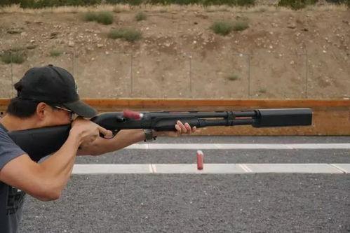 国产机枪加装消音器视频,震撼演示，揭秘消音效果与射击体验