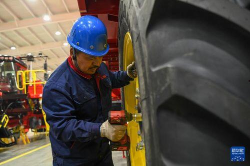 国产采棉机事件视频播放,揭秘国产农机崛起背后的争议与挑战