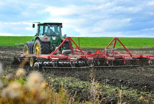 国产农业切割机视频,高效便捷的田间利器