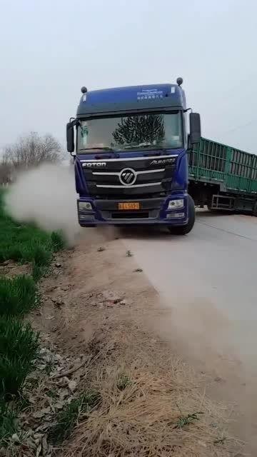 国产重卡上坡视频播放,实力见证卓越性能